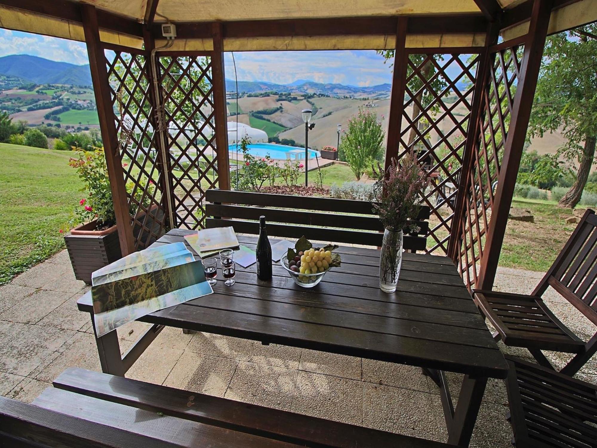 Nice Flat In Arcevia With Swimming Pool Luaran gambar