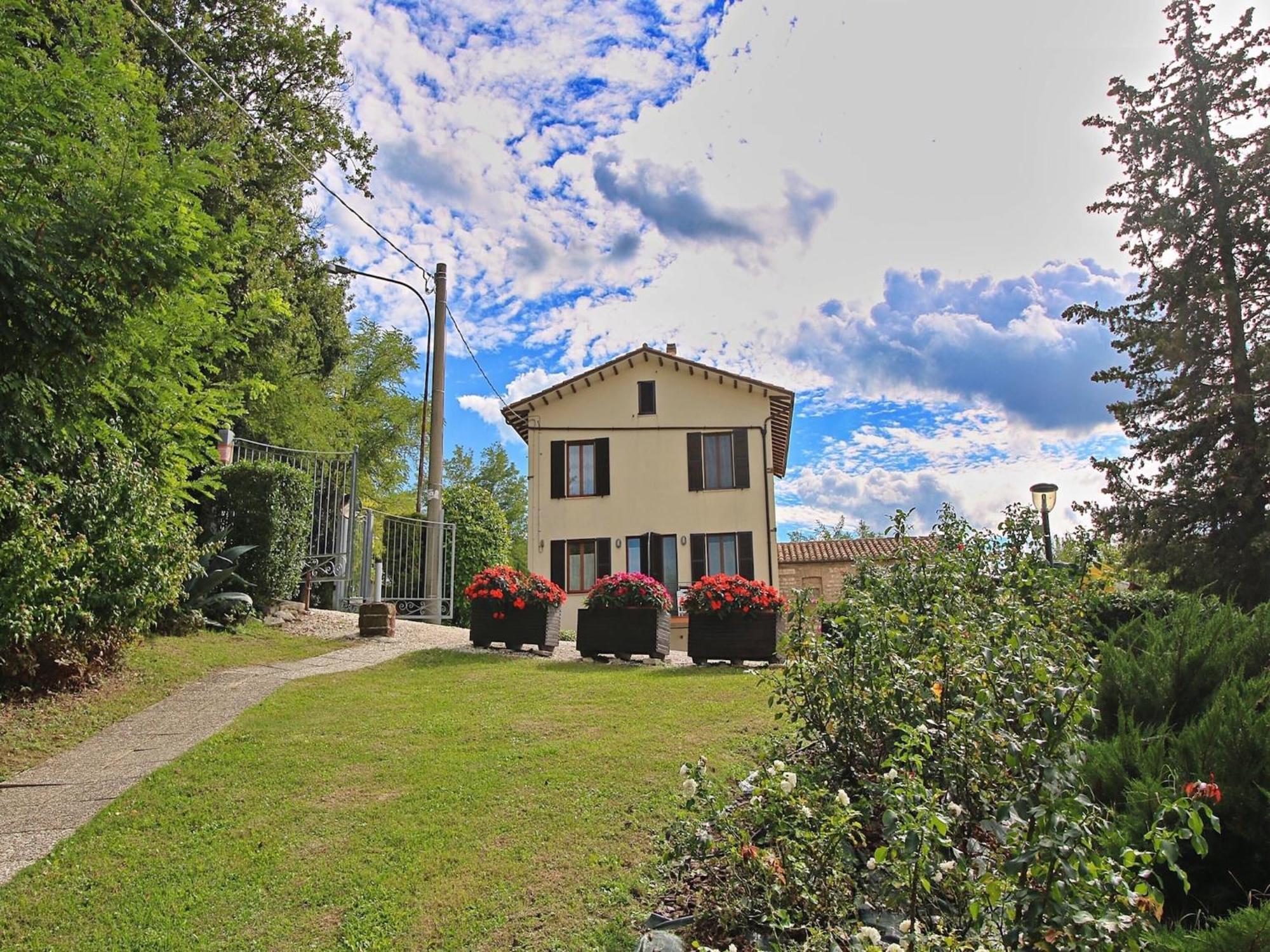 Nice Flat In Arcevia With Swimming Pool Luaran gambar
