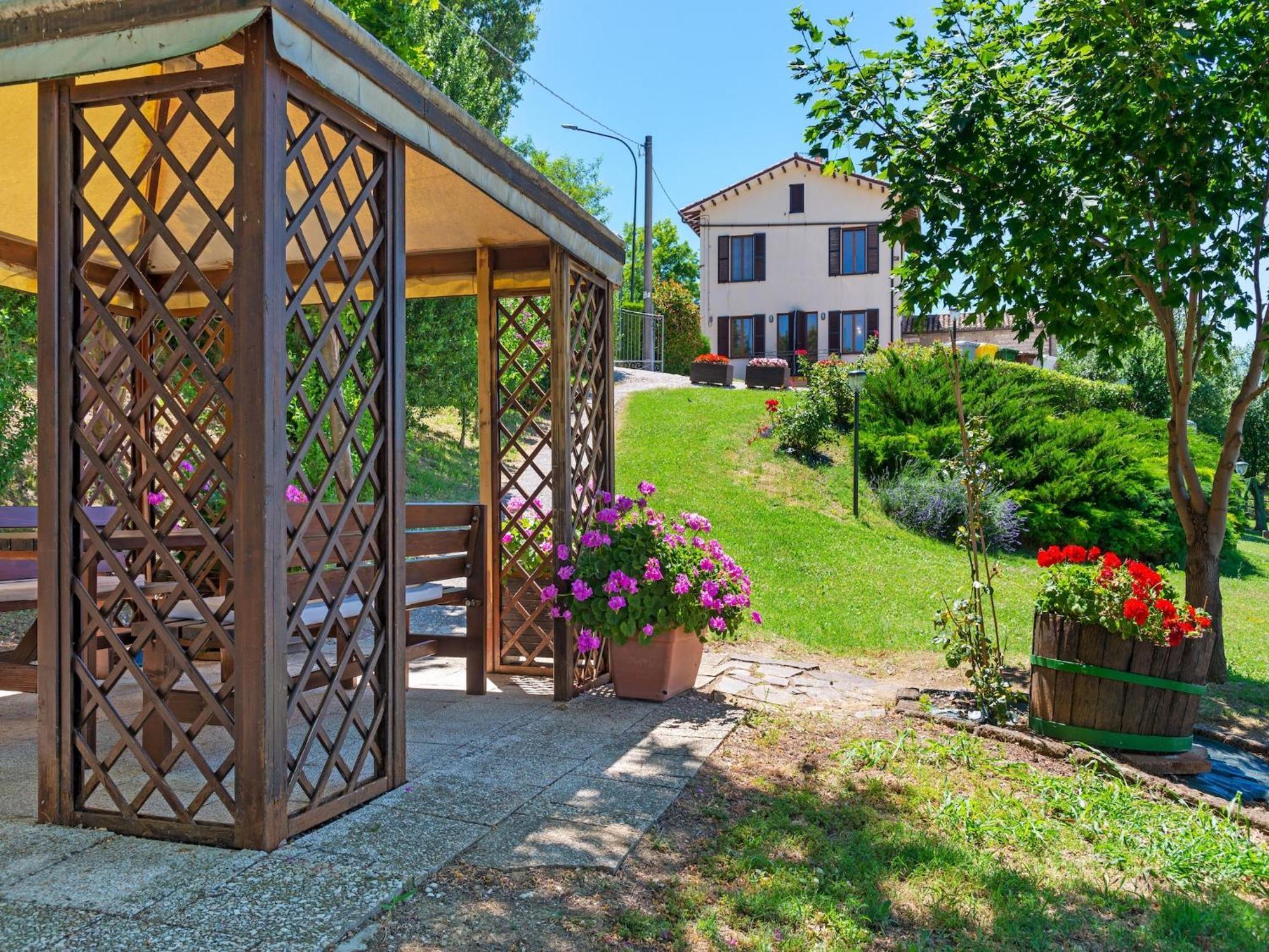 Nice Flat In Arcevia With Swimming Pool Luaran gambar