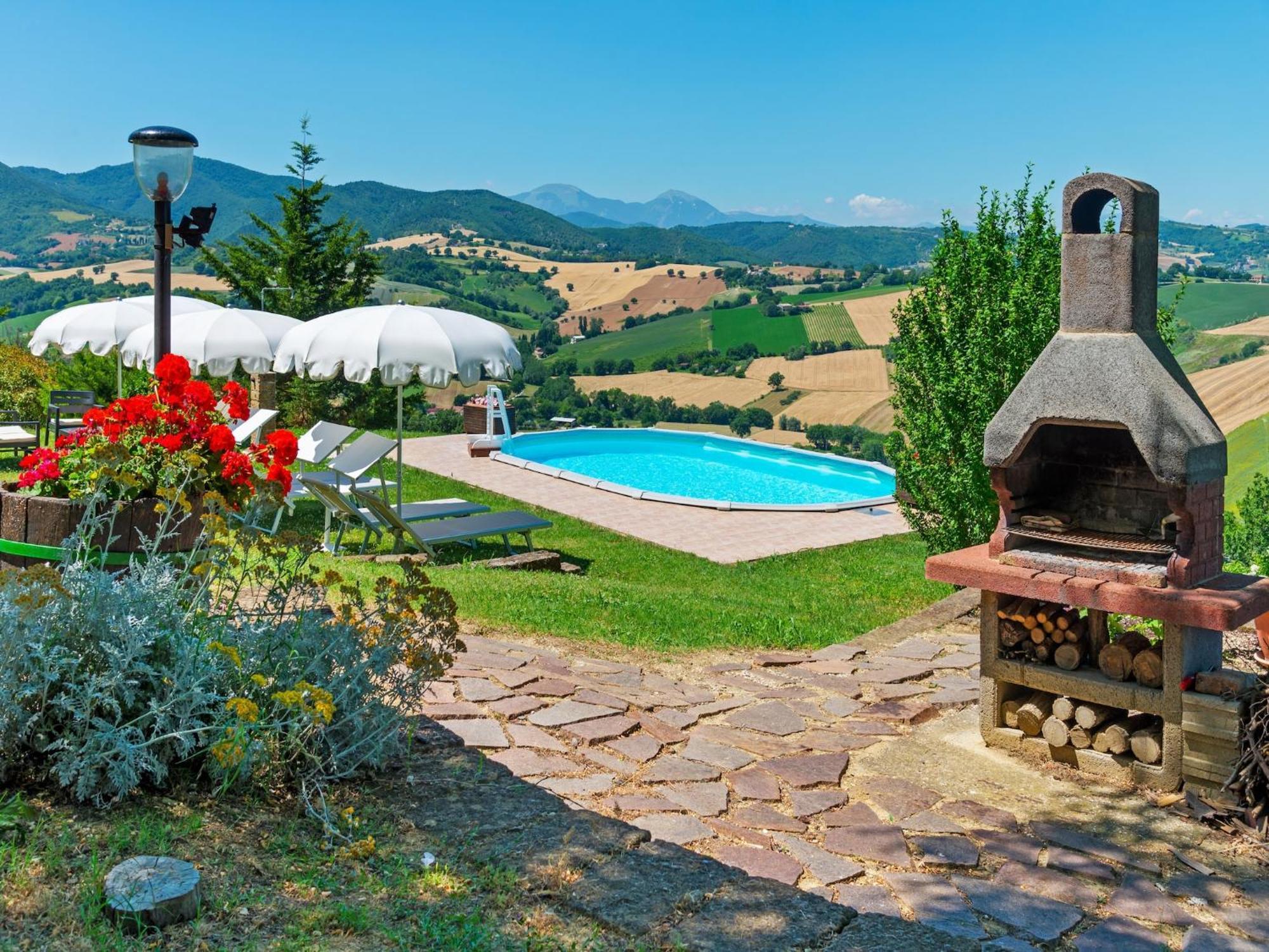 Nice Flat In Arcevia With Swimming Pool Luaran gambar